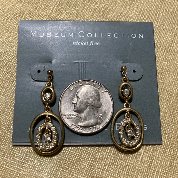 Museum Collection Sensitive Ears Hypo-allergenic Gold-tone CZ dangle earrings - Picture 7 of 8